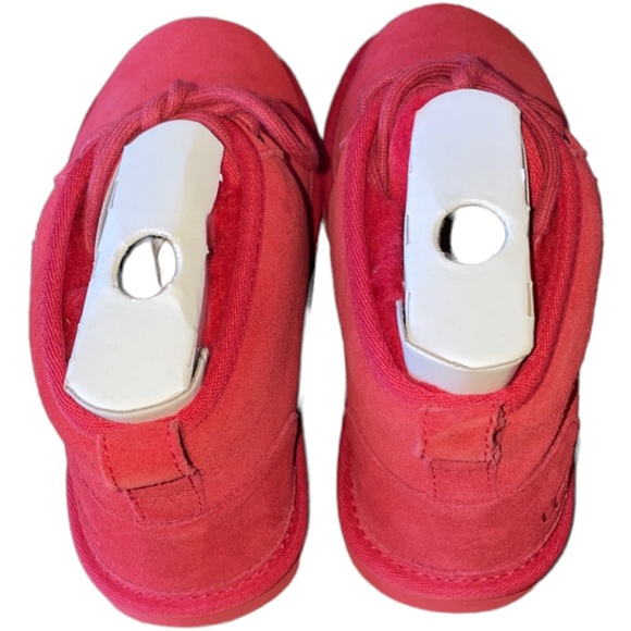 Red Women’s Neumel Uggs Size 8 - Picture 3 of 6